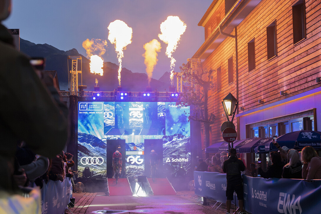 Start des St. Anton Night Sprint / Startgate of the Night Sprint