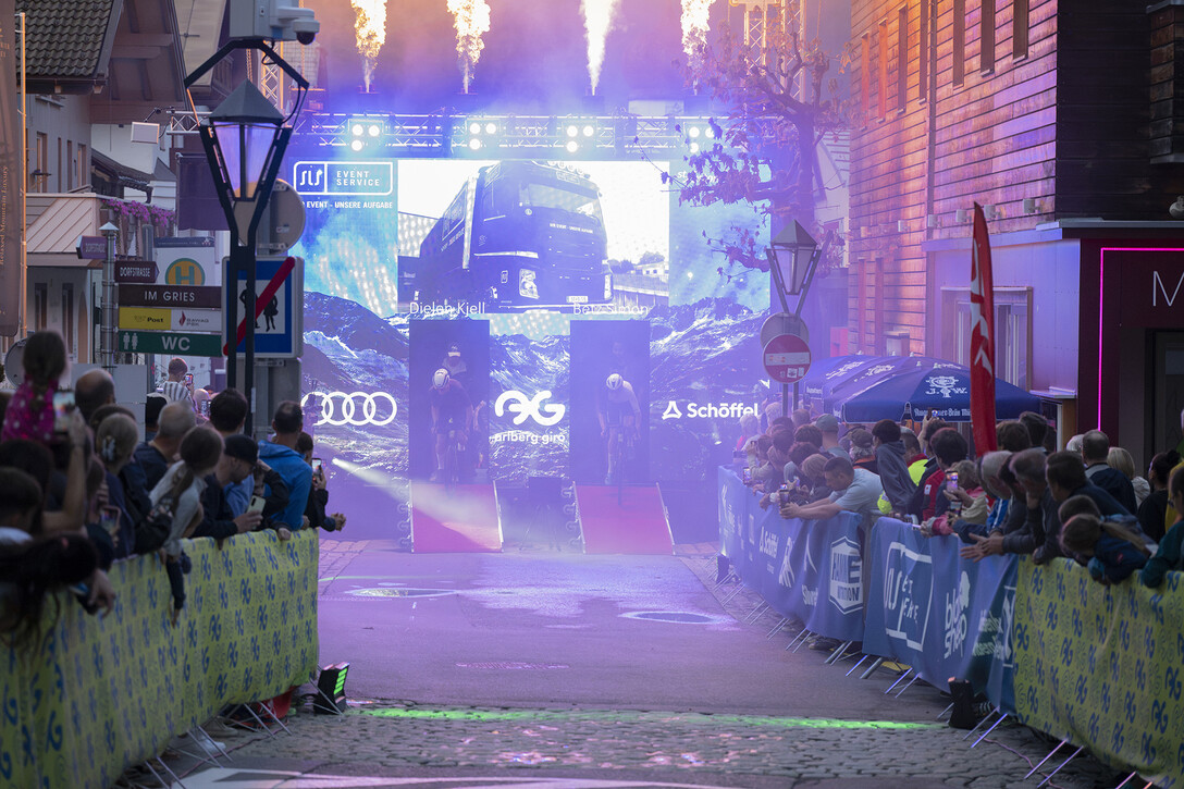 Start des St. Anton Night Sprint / Startgate of the Night Sprint