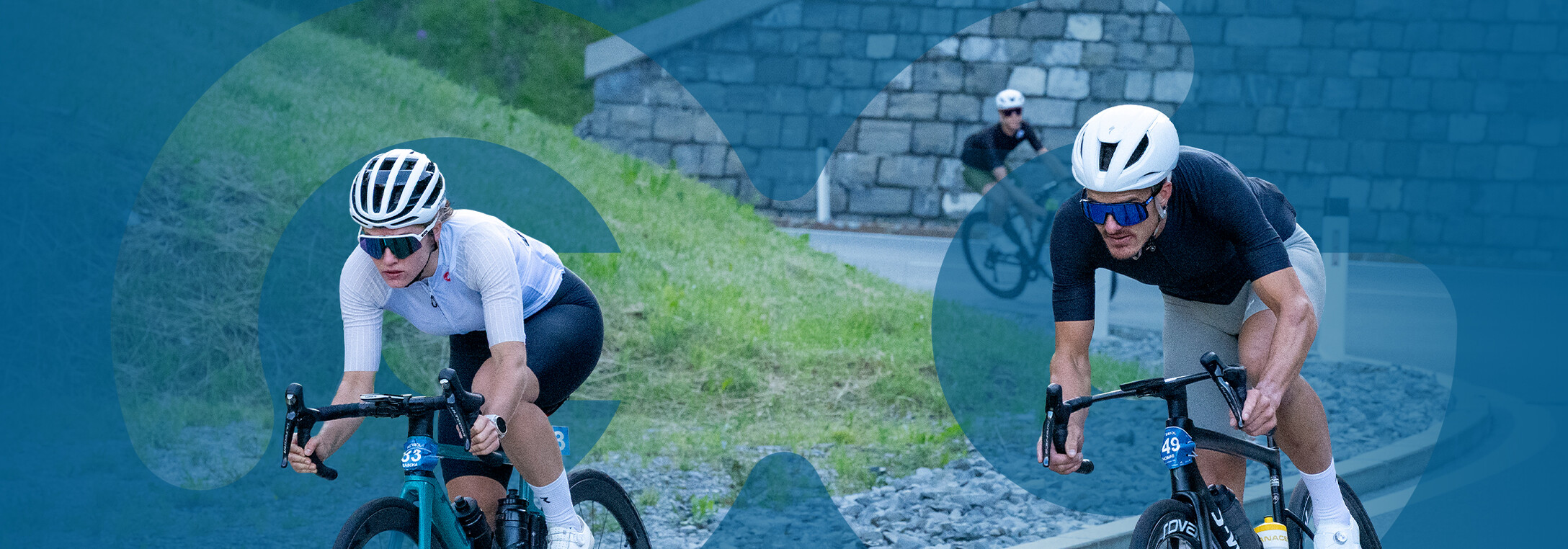 Das Arlberg-Giro-Logo als stilistisches Element, transparent hinter zwei Radfahrern eingeblendet